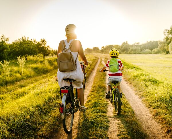 Fahrradfahrt auf Wiese